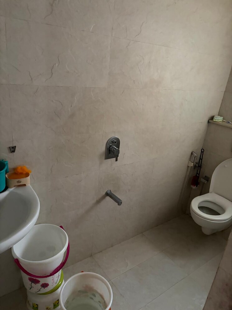 Bathroom, nishant-coronatiom-apartments 3 Bedroom 1766 Sq.Ft. Apartment In Richmond Town Bangalore 9791181