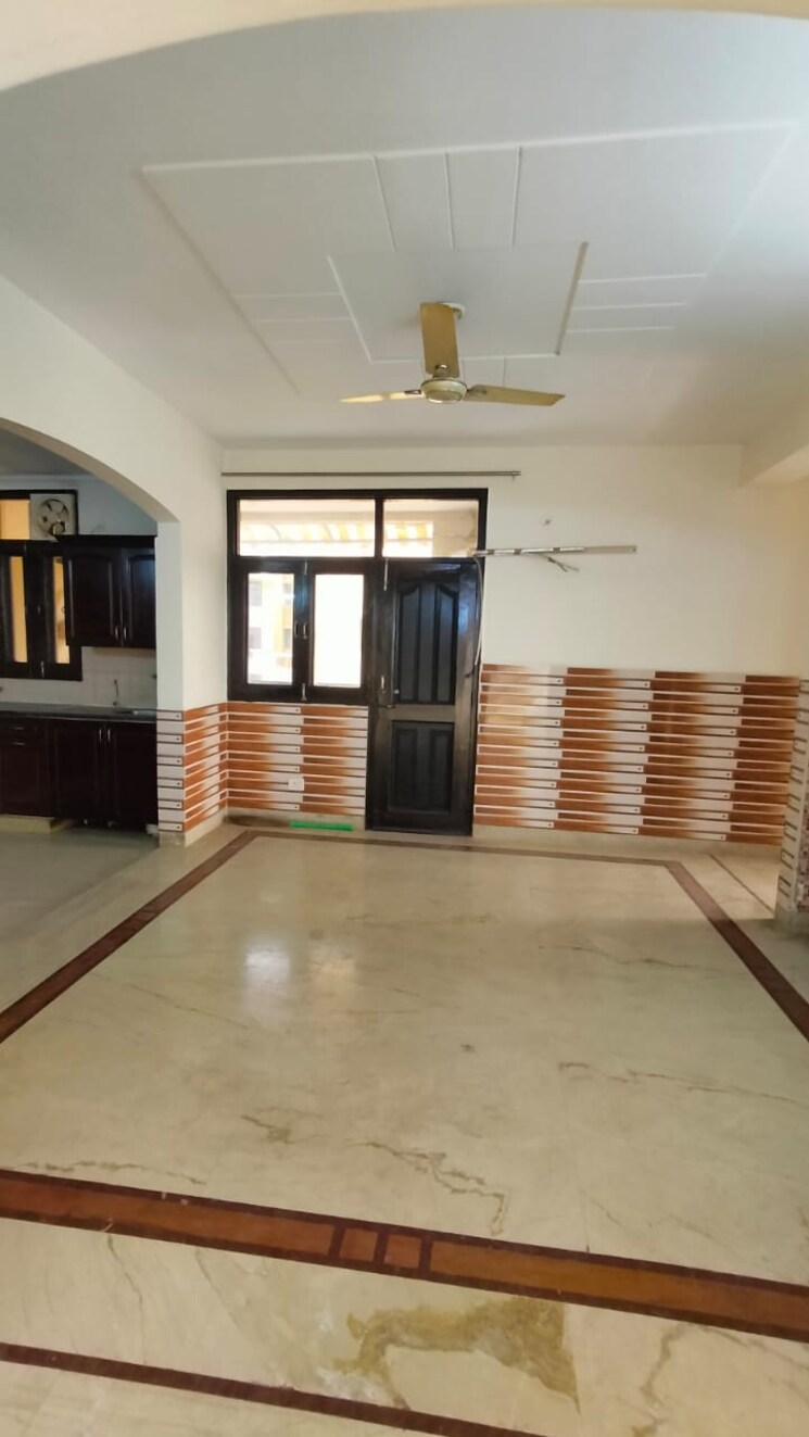 Living Room, sector 19 dwarka 4 Bedroom 2000 Sq.Ft. Apartment In Sector 19 Dwarka Delhi 9791303