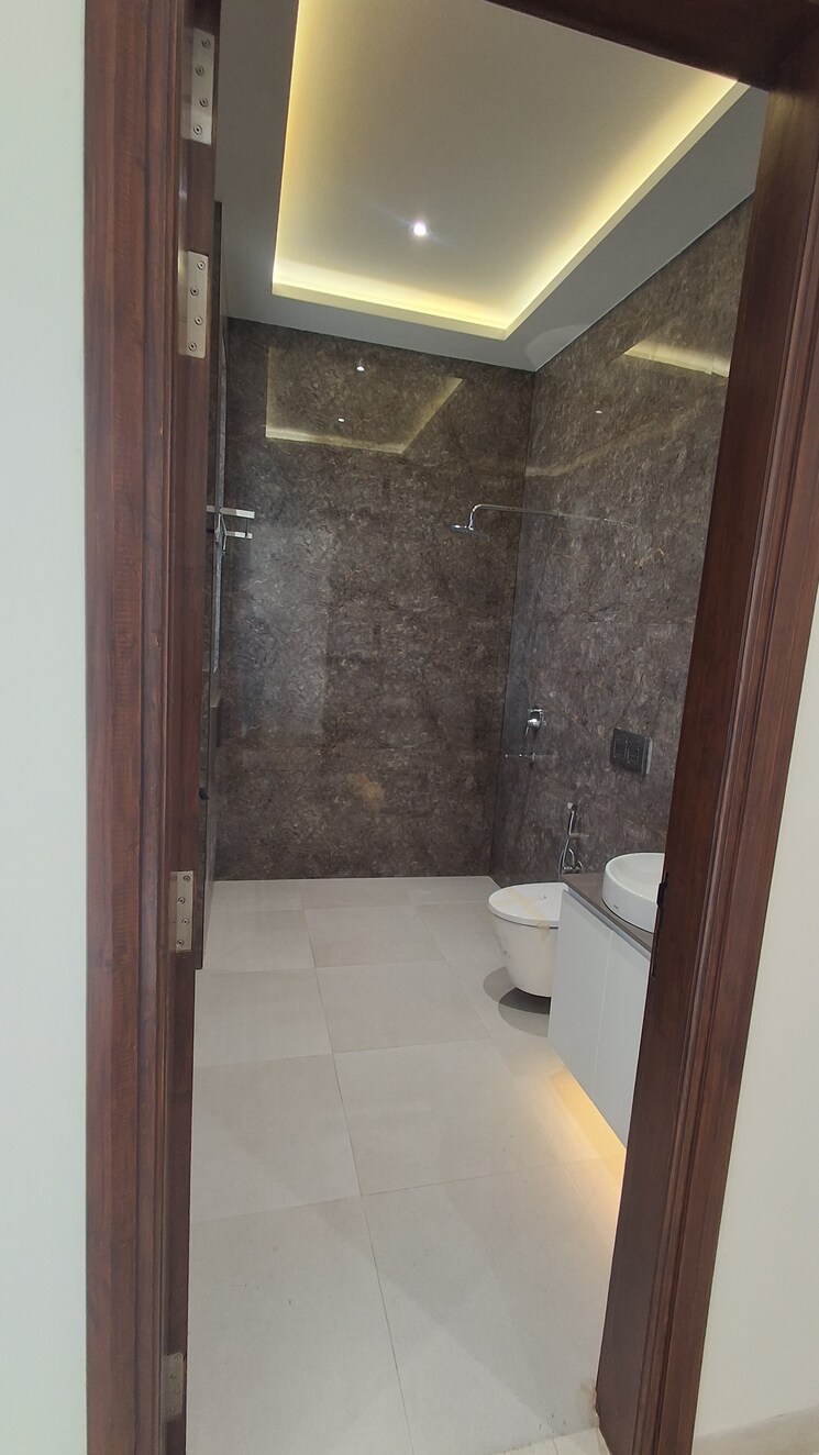 undefined, sector 82 3 Bedroom 1900 Sq.Ft. Apartment In Sector 82 Faridabad 9791477