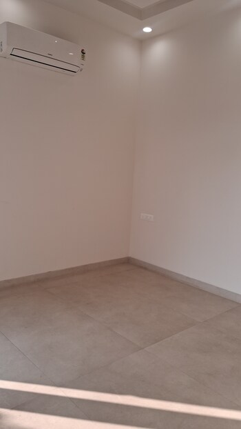 3 BHK Flat for Sale in Sector 82, Faridabad
