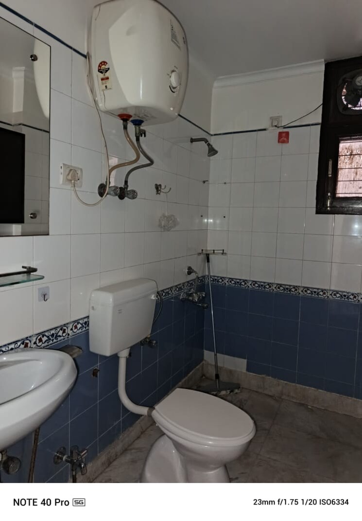 Bathroom, sector 22 dwarka 3 Bedroom 2000 Sq.Ft. Apartment In Sector 22 Dwarka Delhi 9791557