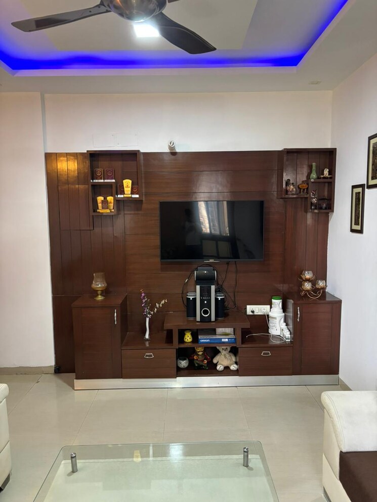 Living Room, tulip-white 3 Bedroom 1326 Sq.Ft. Apartment In Sector 69 Gurgaon 9791581