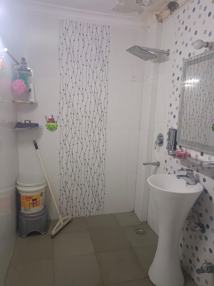Bathroom, dda-platinum-heights 3 Bedroom 1500 Sq.Ft. Apartment In Sector 18 Dwarka Delhi 9791905