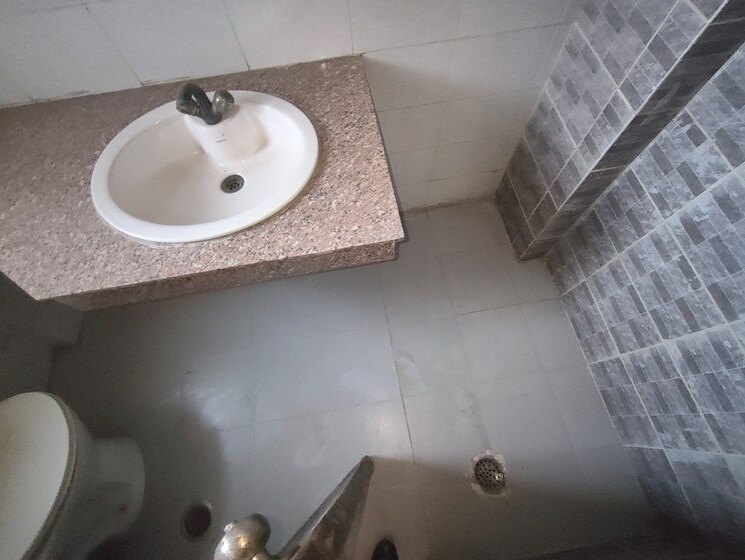 Bathroom, logix-blossom-county 2 Bedroom 1040 Sq.Ft. Apartment In Sector 137 Noida 9792109