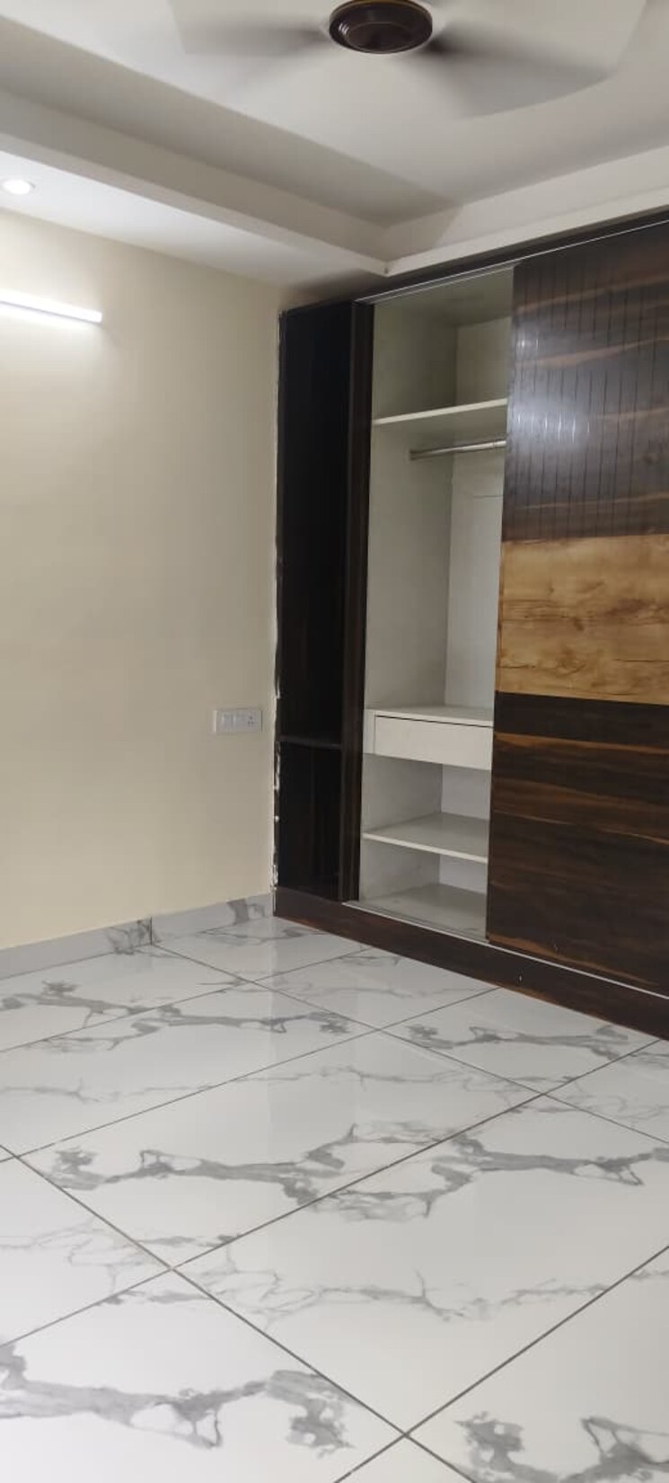 Room, surendra-avenue-69 3 Bedroom 1650 Sq.Ft. Builder Floor In Sector 69 Gurgaon 9792147