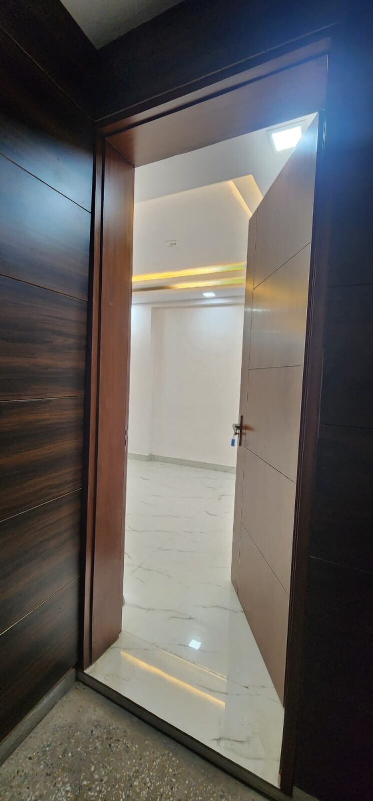 Room, sector 12 dwarka 4 Bedroom 2000 Sq.Ft. Apartment In Sector 12 Dwarka Delhi 9792265