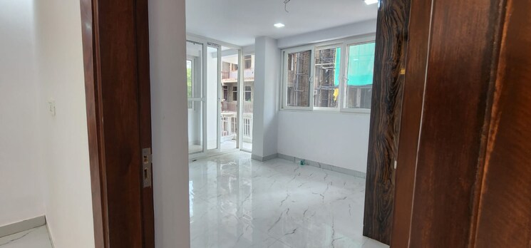 Room, sector 12 dwarka 4 Bedroom 2000 Sq.Ft. Apartment In Sector 12 Dwarka Delhi 9792265
