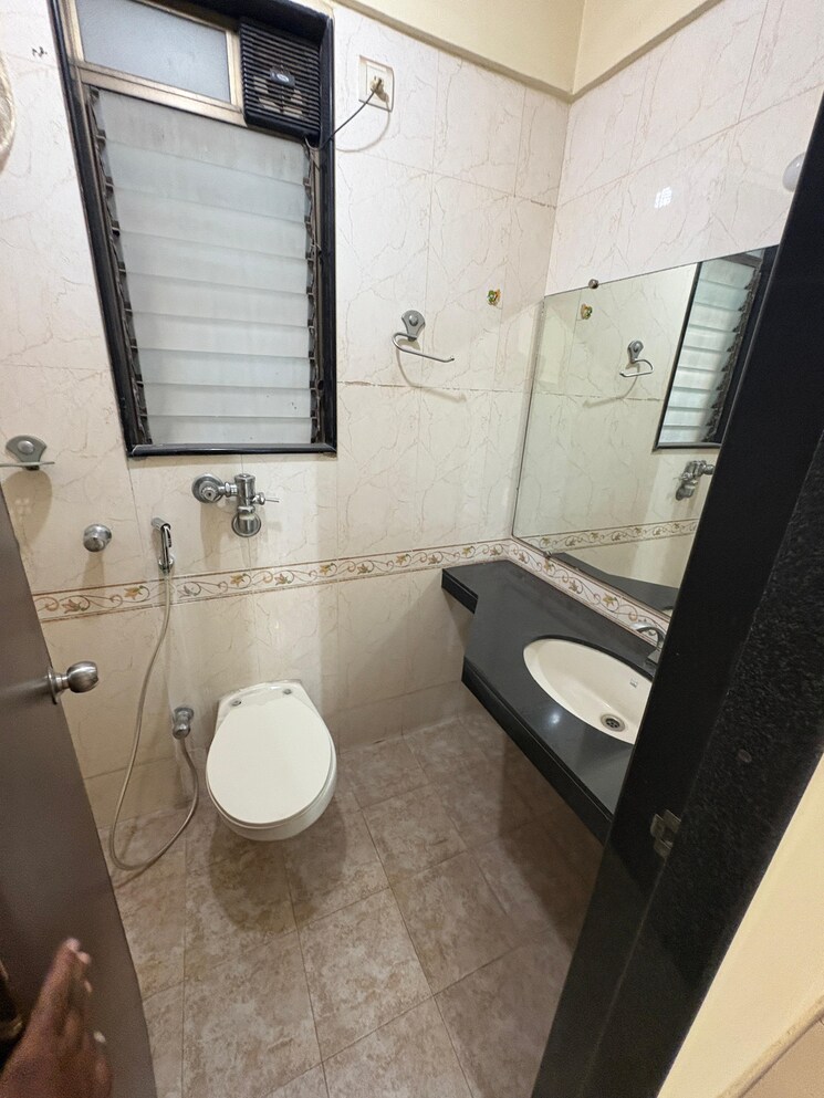 Bathroom, lake-home 2 Bedroom 1000 Sq.Ft. Apartment In Powai Mumbai 9792393