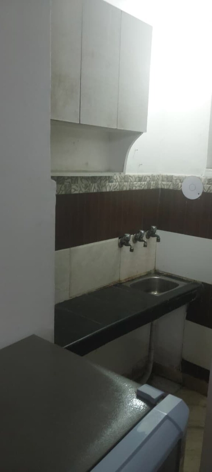 Kitchen, arun-vihar 1 RK 400 Sq.Ft. Apartment In Sector 29 Noida 9792496