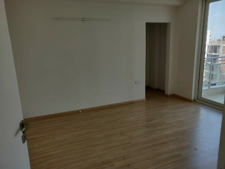 Room, dlf-the-primus 3 Bedroom 1799 Sq.Ft. Apartment In Sector 82a Gurgaon 9792621