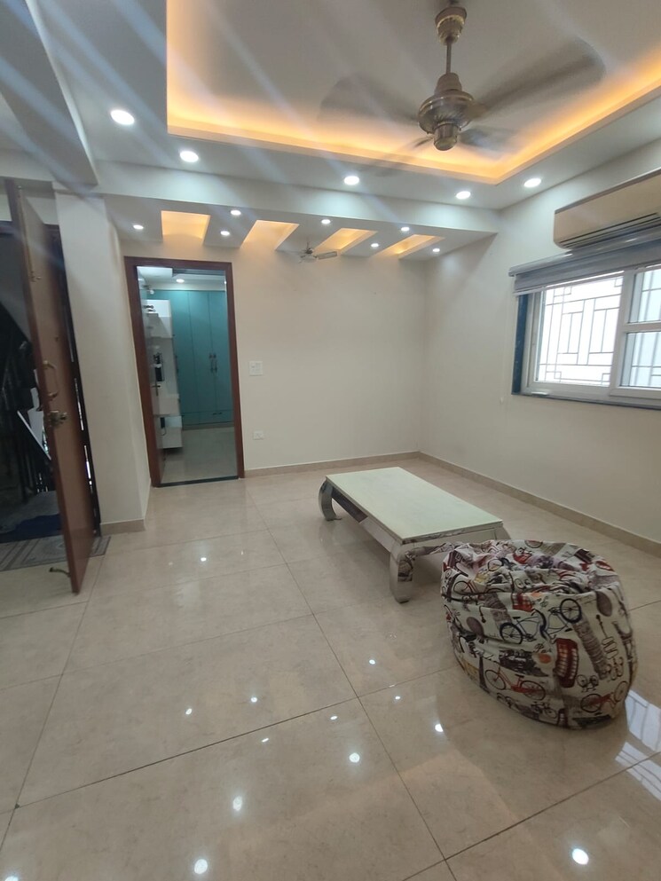 Living Room, saket 3 Bedroom 1500 Sq.Ft. Builder Floor In Saket Delhi 9792632