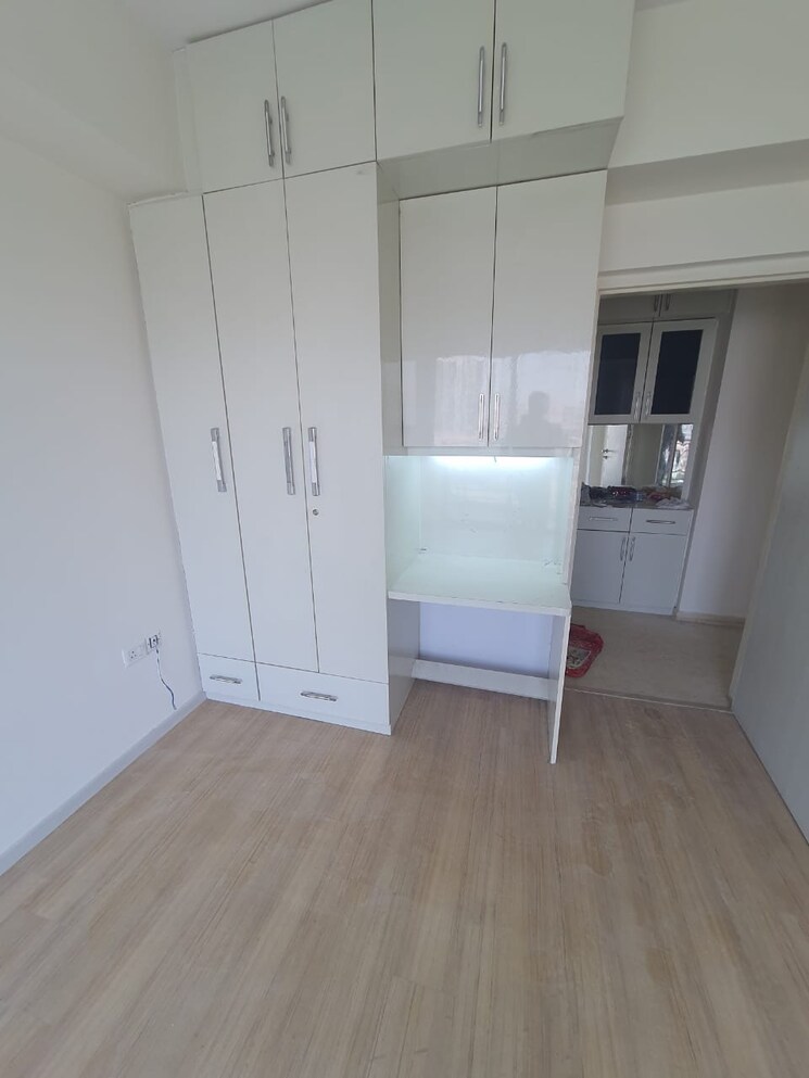 Room, dlf-the-skycourt 3 Bedroom 1931 Sq.Ft. Apartment In Sector 86 Gurgaon 9792655