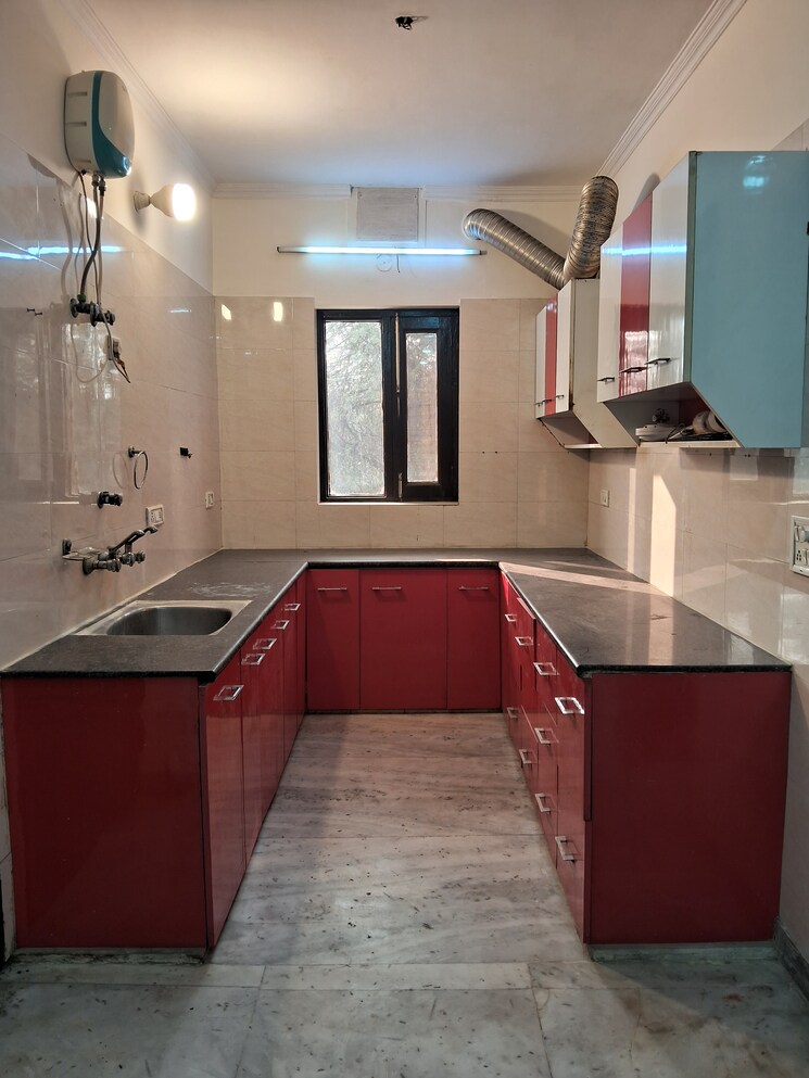 Kitchen, vipul-world-floors 3 Bedroom 1700 Sq.Ft. Builder Floor In Sector 48 Gurgaon 9792727