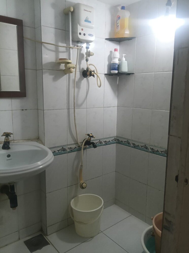 Bathroom, runwal-heights 2 Bedroom 850 Sq.Ft. Apartment In Mulund West Mumbai 9792903
