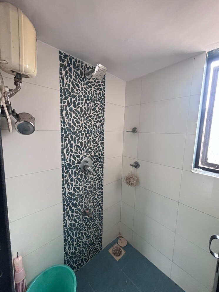 Bathroom, sameer-apartments 2 Bedroom 725 Sq.Ft. Apartment In Andheri West Mumbai 9792960