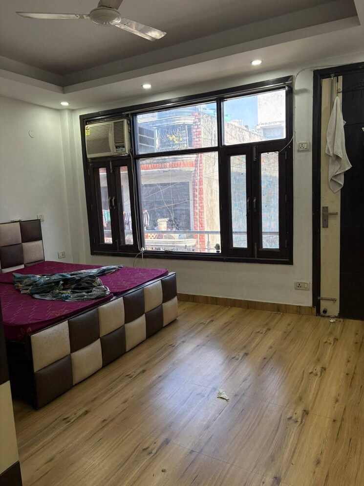 Room, saket 2 Bedroom 1000 Sq.Ft. Builder Floor In Saket Delhi 9793813