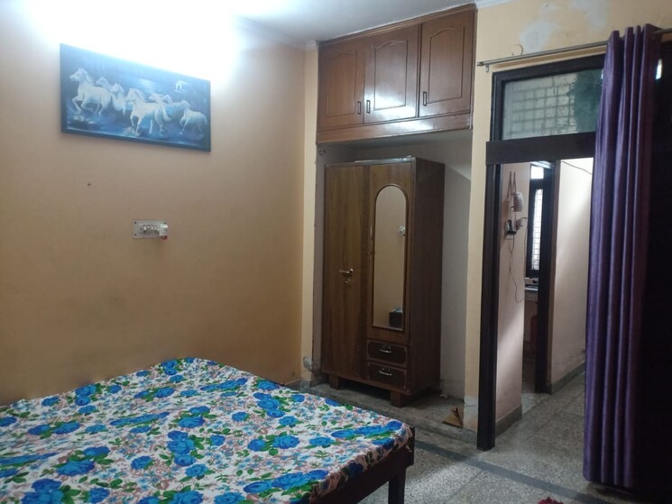 Bedroom, beta ii greater noida 1 Bedroom 60 Sq.Mt. Independent House In Beta Ii Greater Noida Greater Noida 9793044