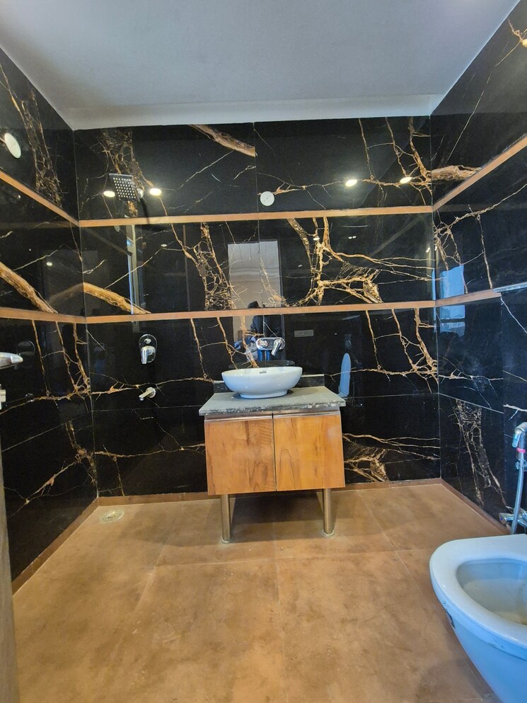 Bathroom, chattarpur 2 Bedroom 850 Sq.Ft. Builder Floor In Chattarpur Delhi 9793225