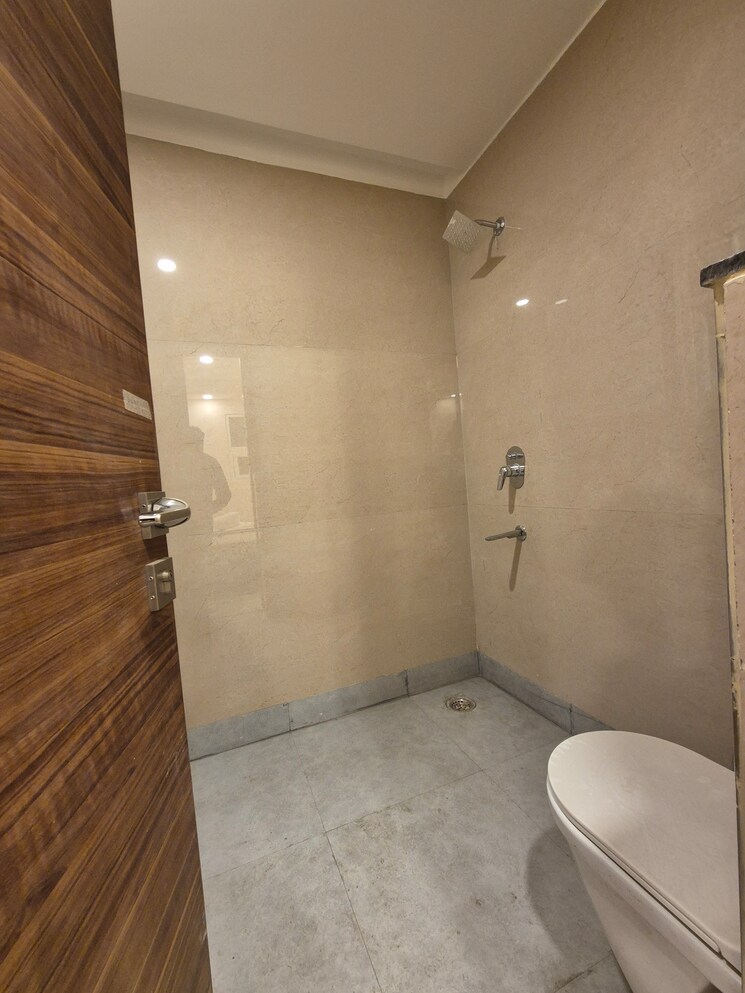 Bathroom, chattarpur 2 Bedroom 850 Sq.Ft. Builder Floor In Chattarpur Delhi 9793225
