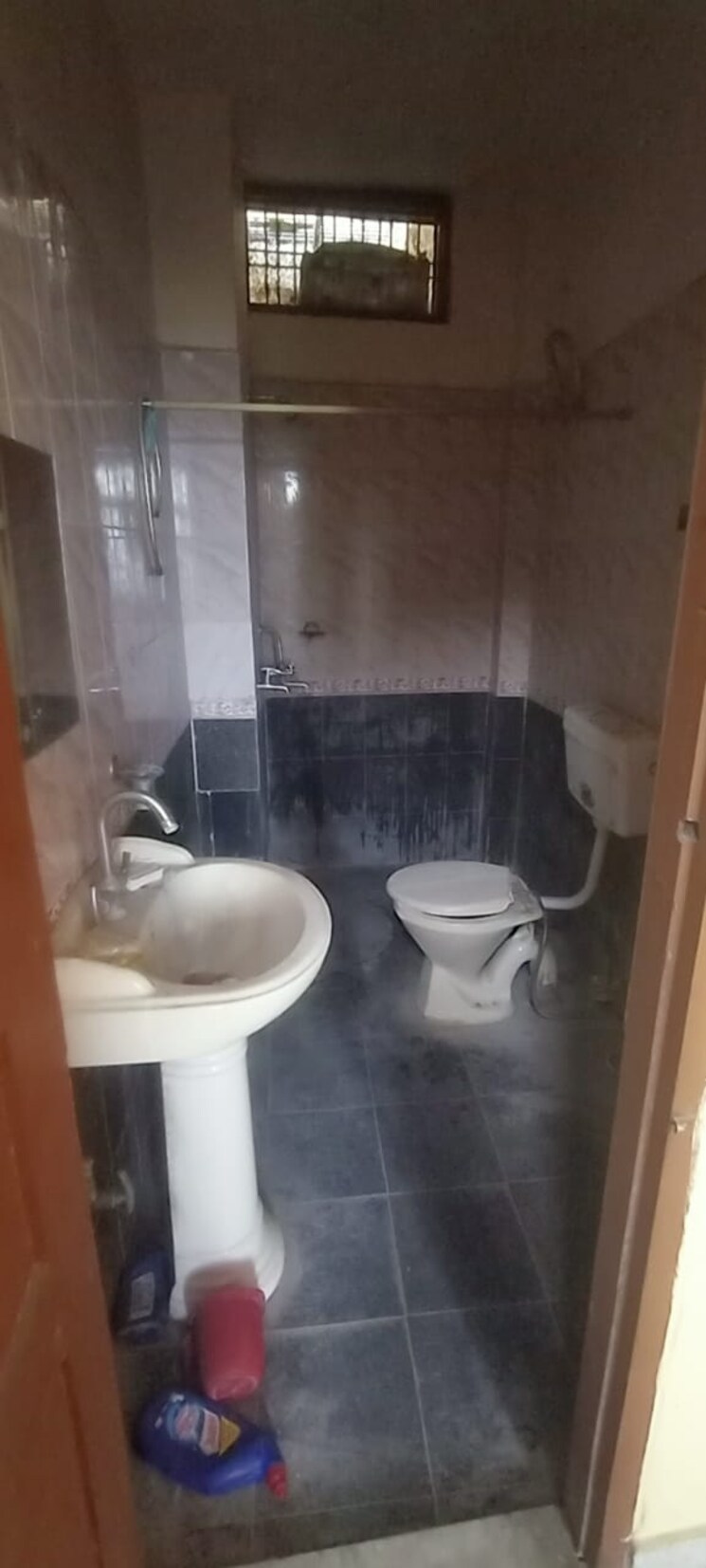 Bathroom, parvati-complex-indira-nagar 2 Bedroom 1000 Sq.Ft. Builder Floor In Indira Nagar Lucknow 9793195