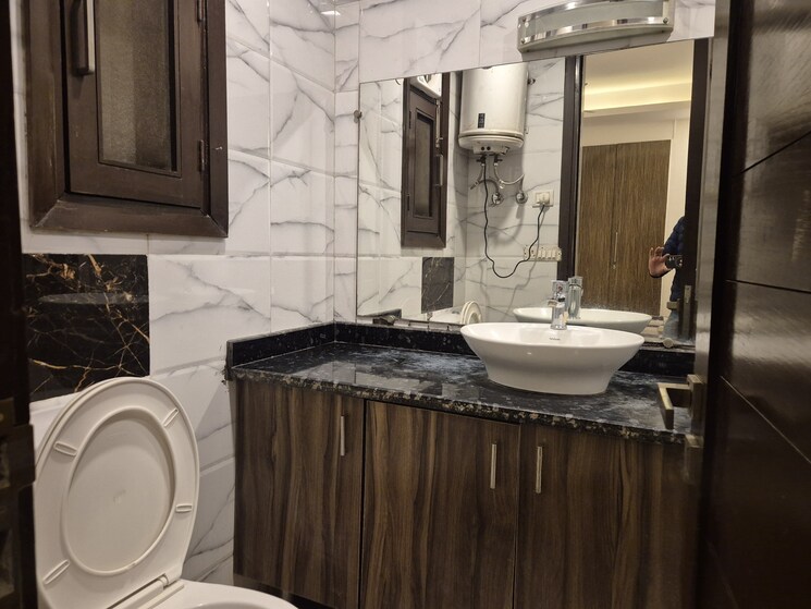 Bathroom, chattarpur 2 Bedroom 850 Sq.Ft. Builder Floor In Chattarpur Delhi 9793396