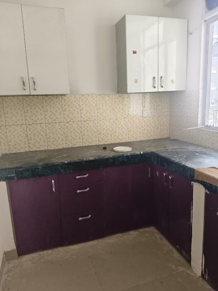 Kitchen, zara-aavaas 2 Bedroom 800 Sq.Ft. Apartment In Sector 104 Gurgaon 9793490