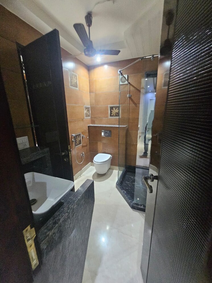 Bathroom, shreshtha vihar 3 Bedroom 1690 Sq.Ft. Apartment In Shreshtha Vihar Delhi 9793808