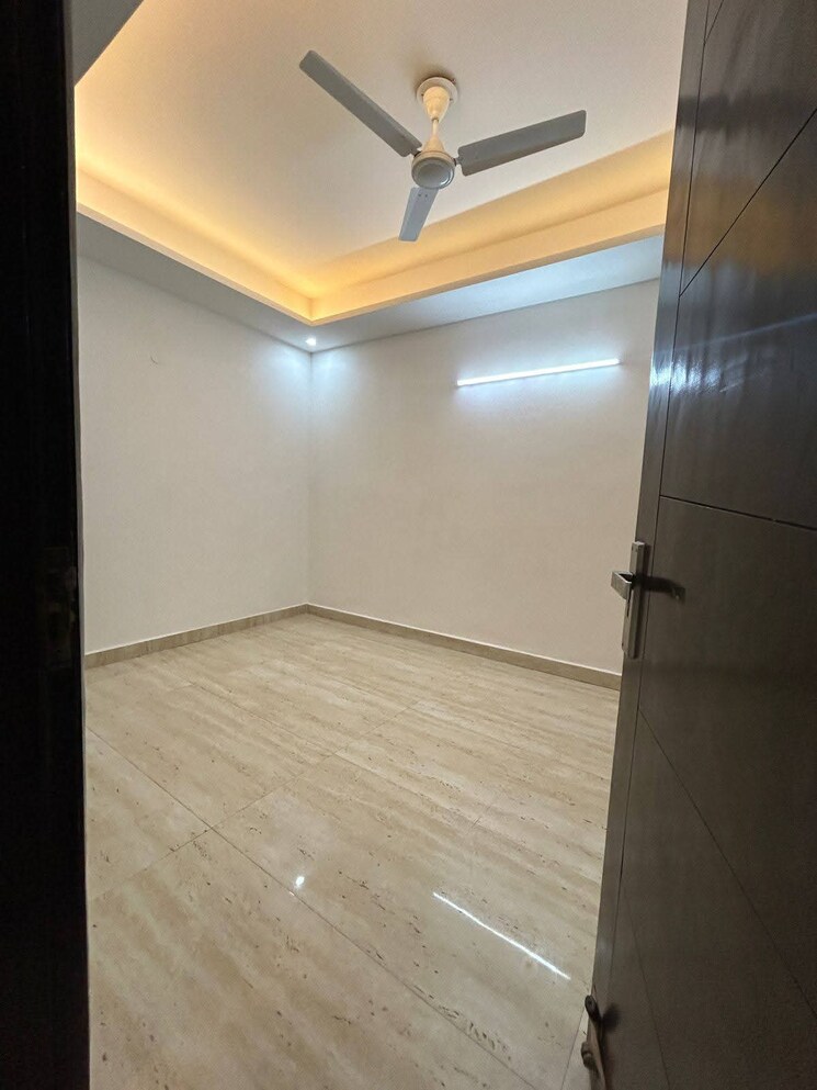 Room, saket 3 Bedroom 1500 Sq.Ft. Builder Floor In Saket Delhi 9793834