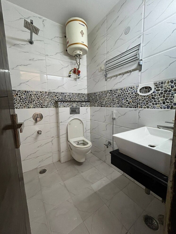 Master Bedroom, saket 3 Bedroom 1500 Sq.Ft. Builder Floor In Saket Delhi 9793834