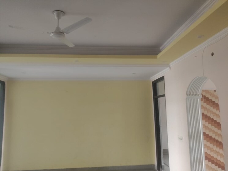 Room, sector 108 3 Bedroom 200 Sq.Mt. Independent House In Sector 108 Noida 9793923