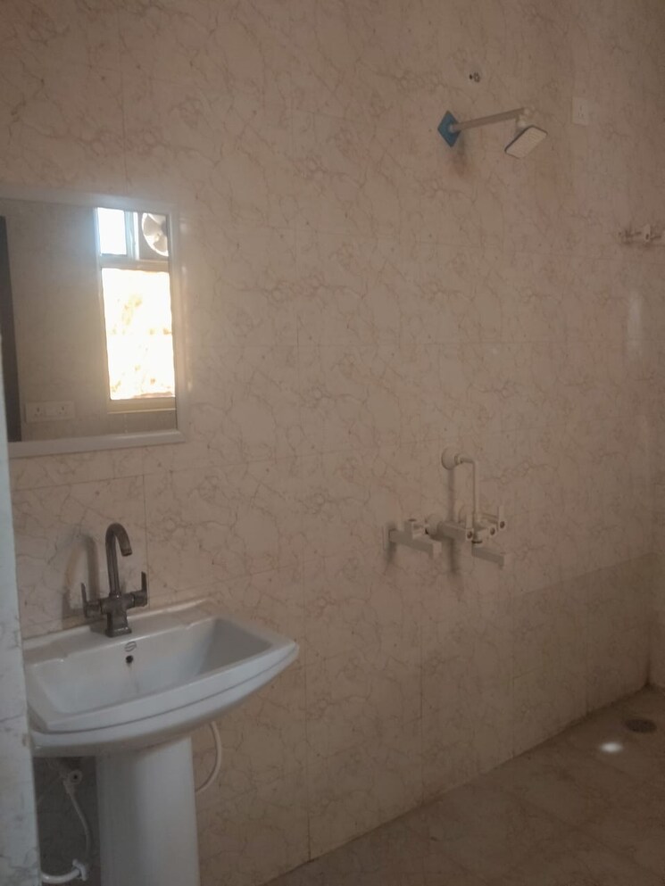 Bathroom, sector 108 3 Bedroom 200 Sq.Mt. Independent House In Sector 108 Noida 9793923