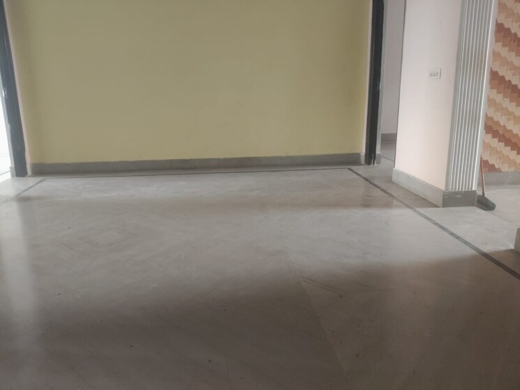 Room, sector 108 3 Bedroom 200 Sq.Mt. Independent House In Sector 108 Noida 9793923