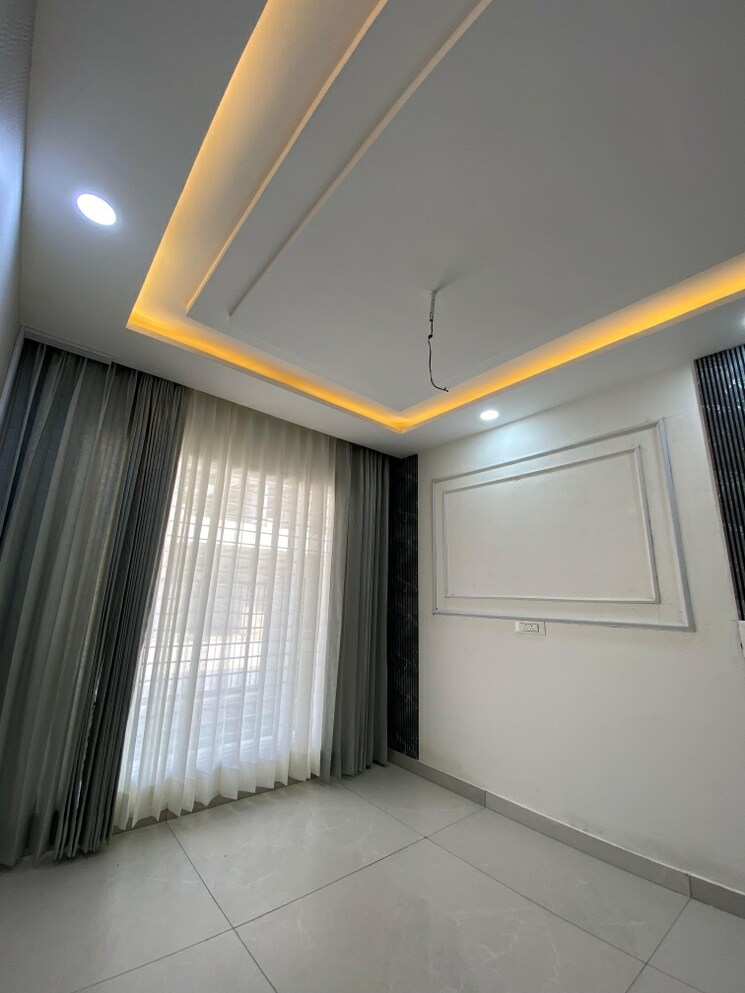 Room, sector 115 4 Bedroom 90 Sq.Yd. Villa In Sector 115 Mohali 9793921