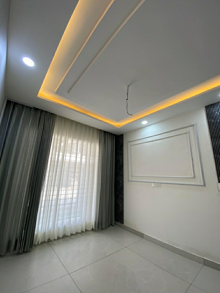 Room, sector 115 3 Bedroom 120 Sq.Yd. Villa In Sector 115 Mohali 9793933