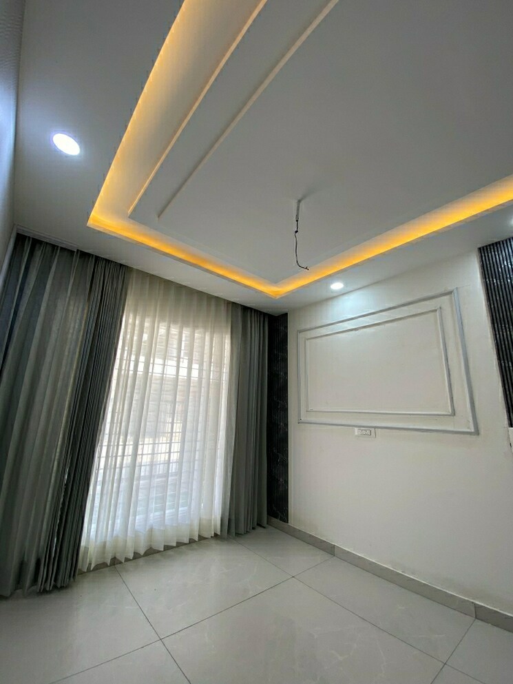 Room, sector 115 4 Bedroom 120 Sq.Yd. Villa In Sector 115 Mohali 9793945