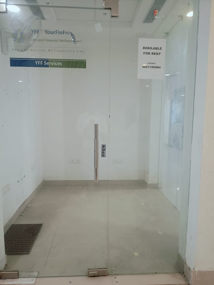 Bathroom, spaze-itech-park Commercial Office Space 1000 Sq.Ft. In Sector 49 Gurgaon 9793983