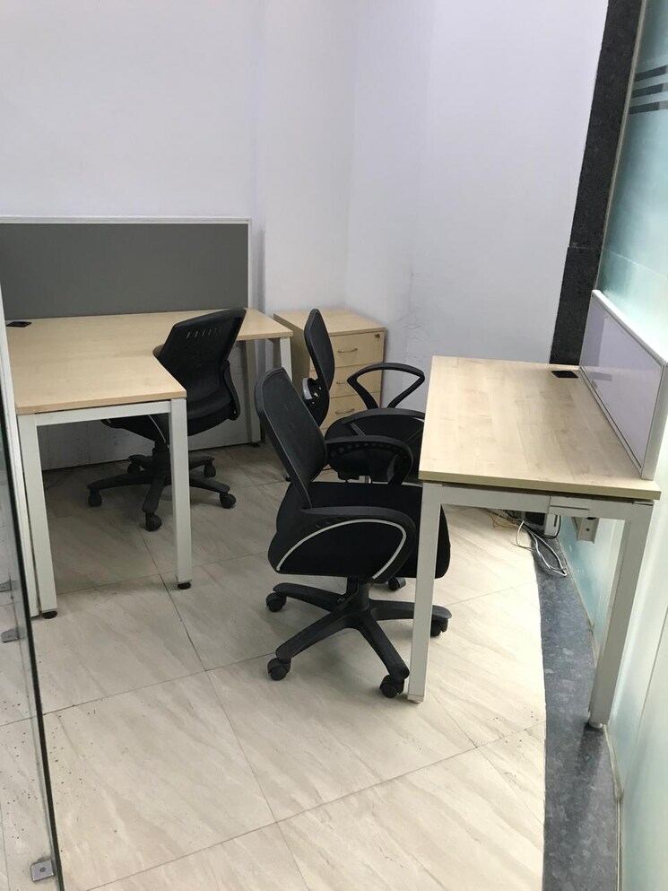 Team Area, emaar-emerald-plaza Commercial Office Space 670 Sq.Ft. In Sector 65 Gurgaon 9794079