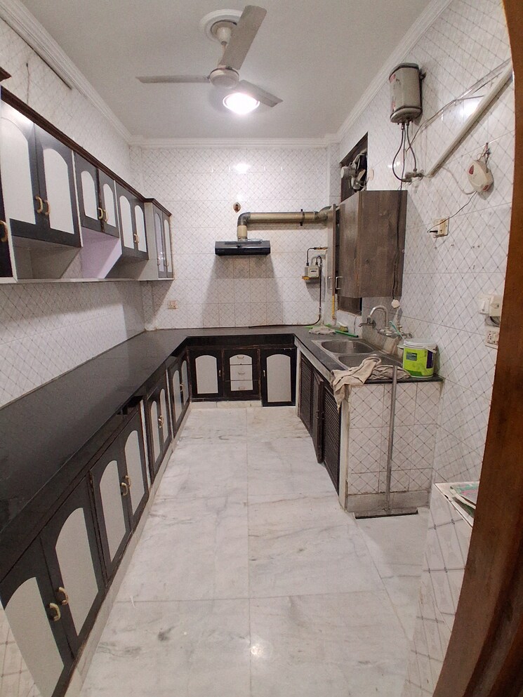 Kitchen, rajouri garden 3.5 Bedroom 1800 Sq.Ft. Builder Floor In Rajouri Garden Delhi 9794107