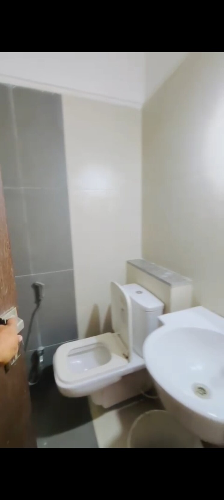 Bathroom, rohan-mithila 3 Bedroom 1650 Sq.Ft. Apartment In Viman Nagar Pune 9794165