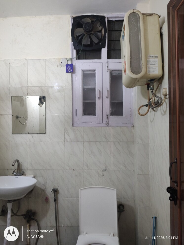 Bathroom, mehrauli 2 Bedroom 900 Sq.Ft. Builder Floor In Mehrauli Delhi 9794173