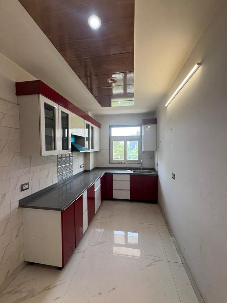 Kitchen, dlf-cyber-park 4 Bedroom 3256 Sq.Ft. Apartment In Sector 20 Gurgaon 9794182