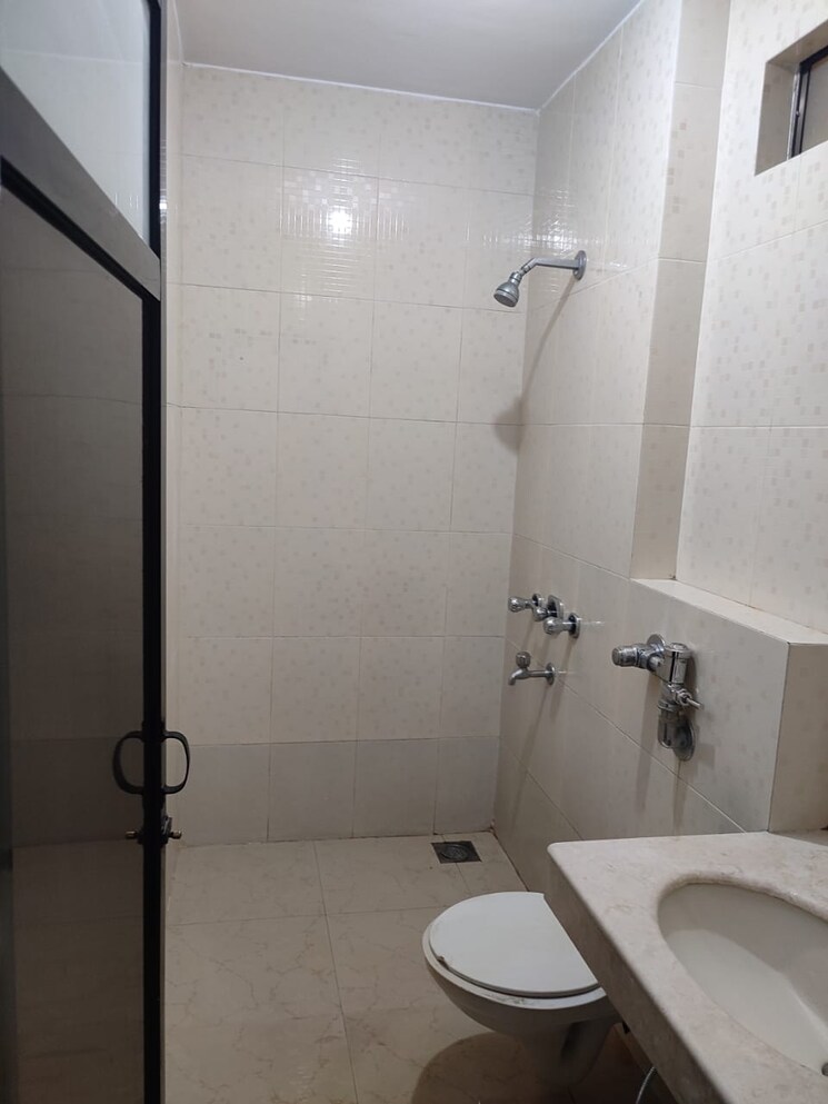 Bathroom, kurla east 2 Bedroom 600 Sq.Ft. Apartment In Kurla East Mumbai 9794200