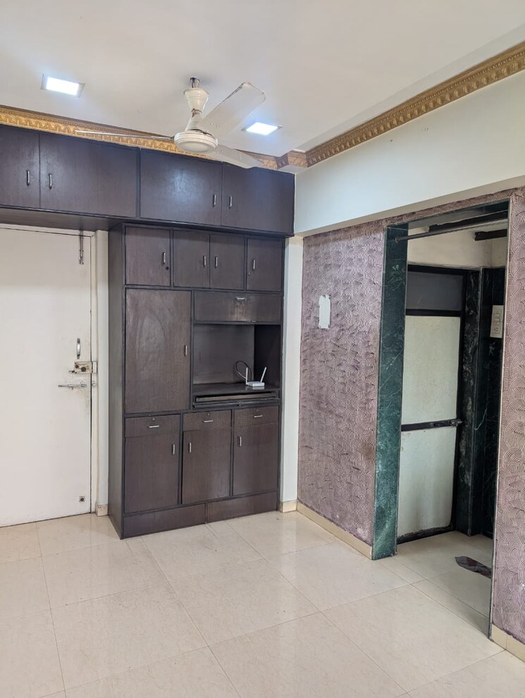 Room, sion east 1 RK 250 Sq.Ft. Apartment In Sion East Mumbai 9794205