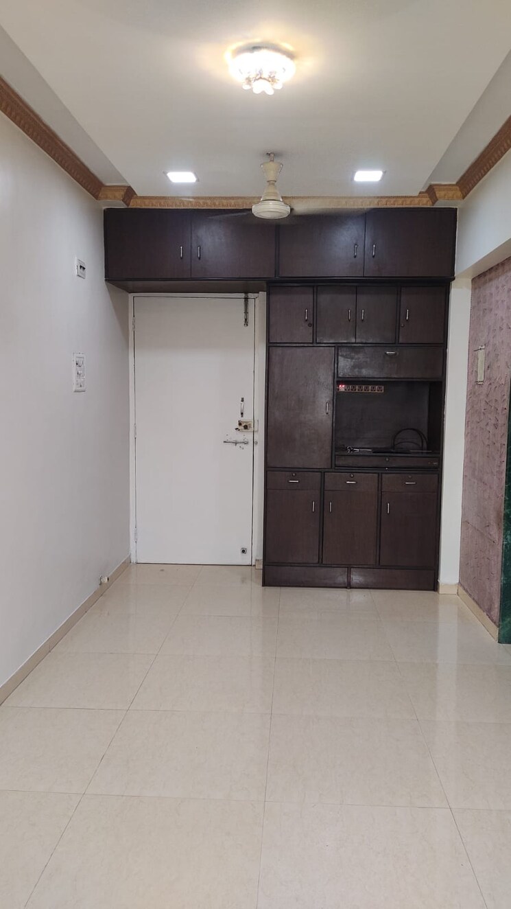 Room, sion east 1 RK 250 Sq.Ft. Apartment In Sion East Mumbai 9794205