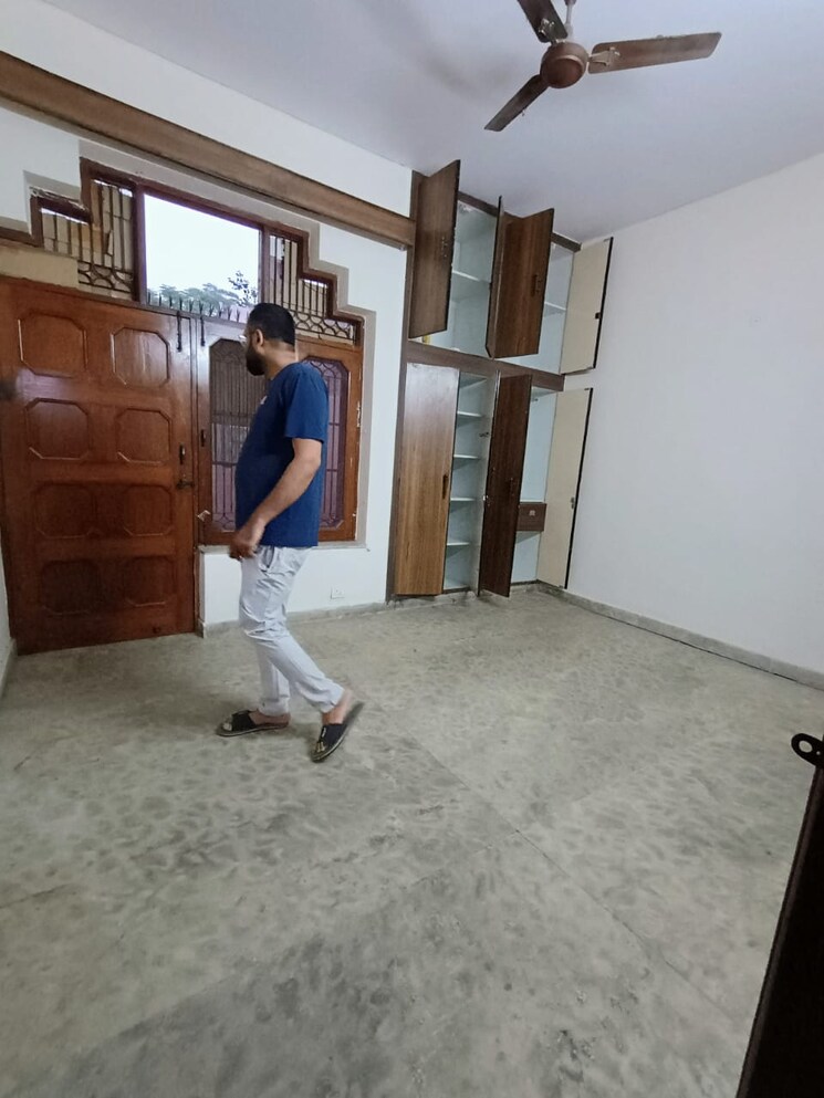 Room, rwa-apartments-sector-20 2 Bedroom 750 Sq.Ft. Builder Floor In Sector 20 Noida 9794451