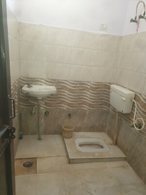 Bathroom in 1 BHK Independent House at Sector 16 A – for Rent