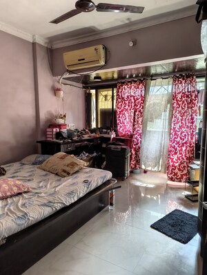 Bedroom in 2 BHK Apartment at Gurukrupa CHS Malad, Malad West – for Rent