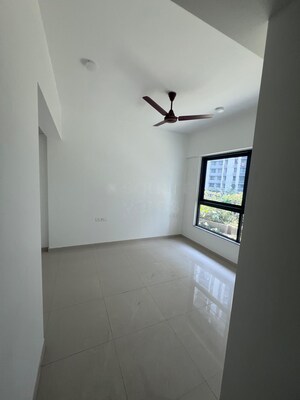 2 BHK Apartment For Rent in Kalpataru Immensa B, Kolshet Road