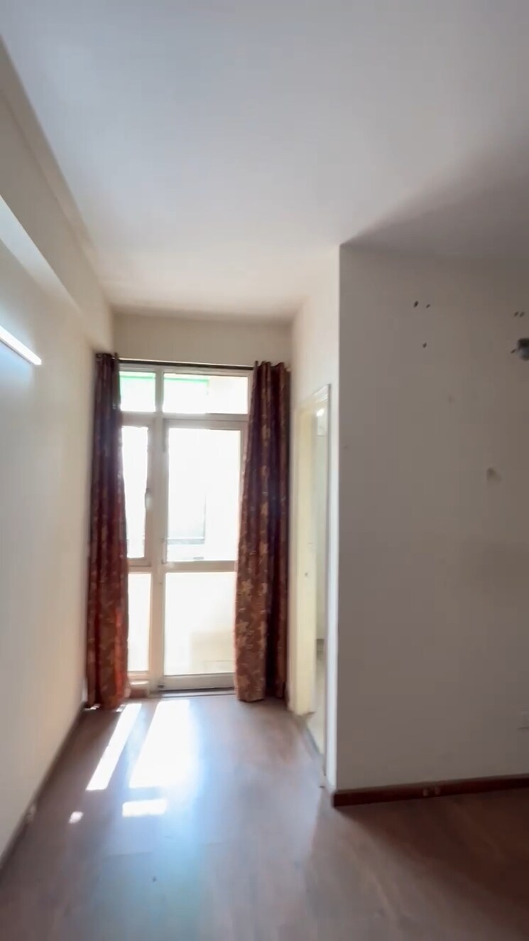 Room, wave-executive-floors 2 Bedroom 900 Sq.Ft. Apartment In Wave City Ghaziabad 9794526
