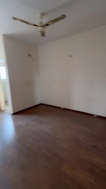 Room in 2 BHK Apartment at Wave Executive Floors, Wave City – for Sale